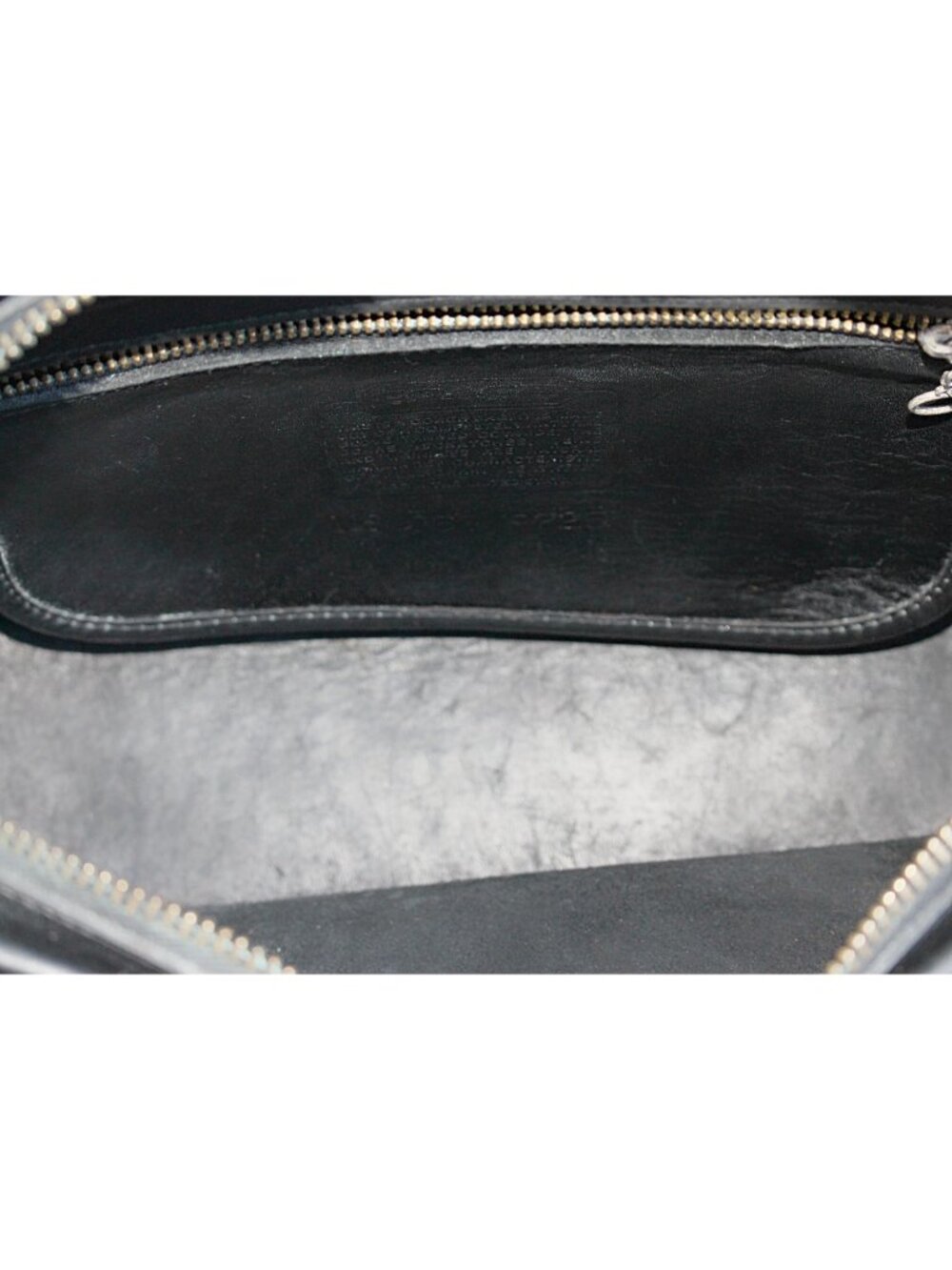 Coach Vintage - Oliver Crossbody Bag 9902 in Black + Brass, USA 1980s - Picture 13 of 14
